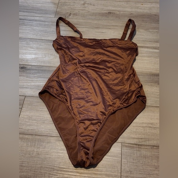 SKIMS Satin Collection Rare Bodysuit,Smoothing Stretch Chic Lagonlook Brown Soft - Picture 9 of 10